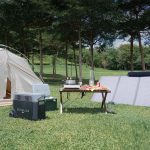 EcoFlow 400W Solar Panel - панель у кемпінгу поруч зі станцією EcoFlow